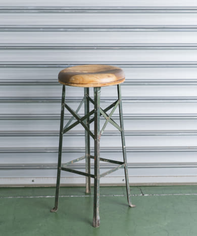 ザ グッドランド マーケット　Antique industrial wooden stool