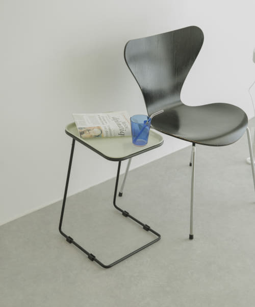 CAMBRO SIDE TABLE SQUARE