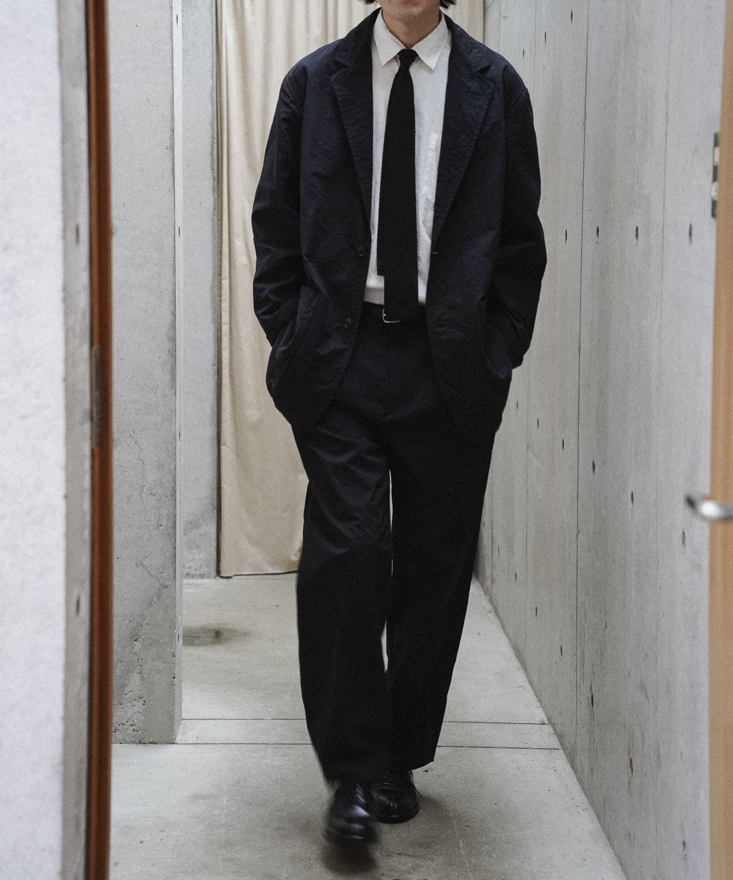 sumari Nylon 2tucks Wide Tapered Slacks | gulatilaw.com