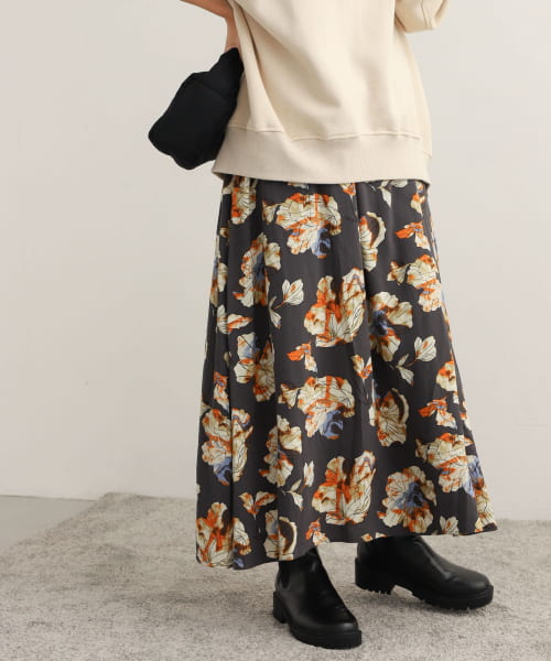 レーヨン大花柄スカート