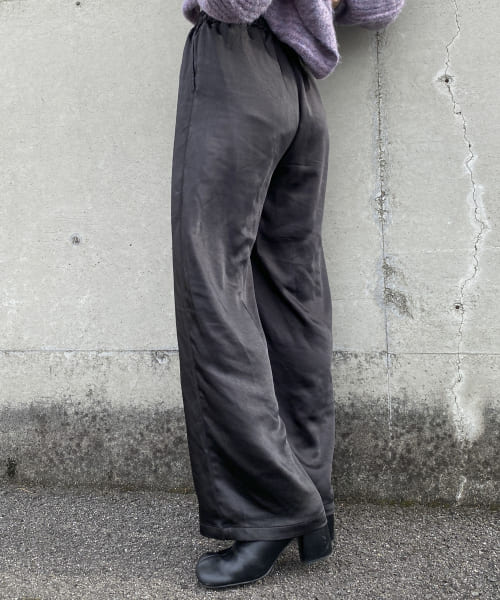 Couleur Meler オクユウカ　サテンイージーストレートパンツ