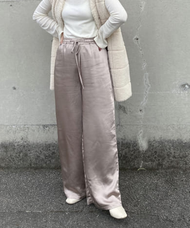 Couleur Meler オクユウカ　サテンイージーストレートパンツ