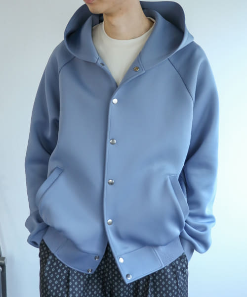 ダンボールポンチフーディスタジャン