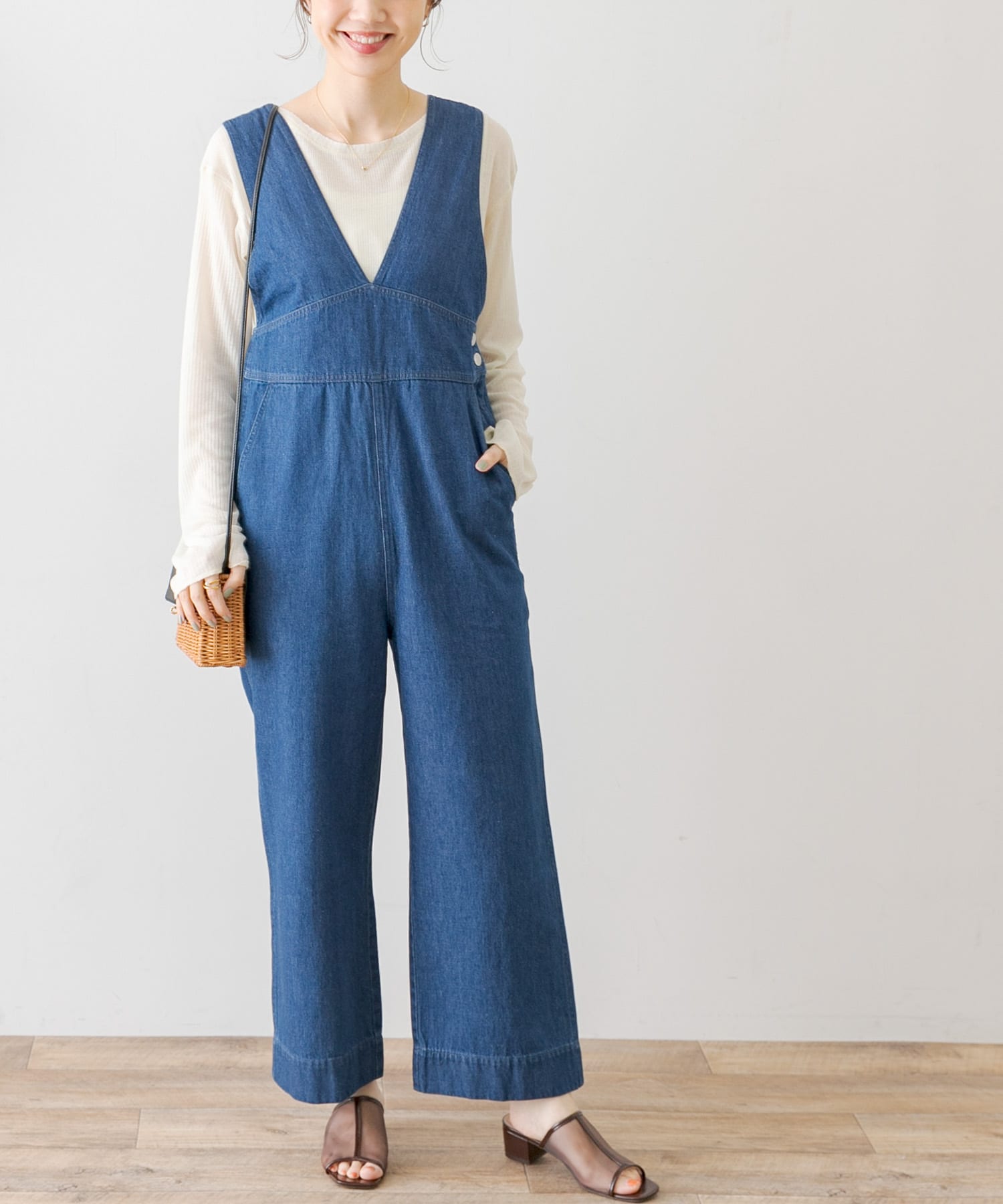 WEB限定』デニムVネックオールインワン[LA34-24T704]｜URBAN RESEARCH