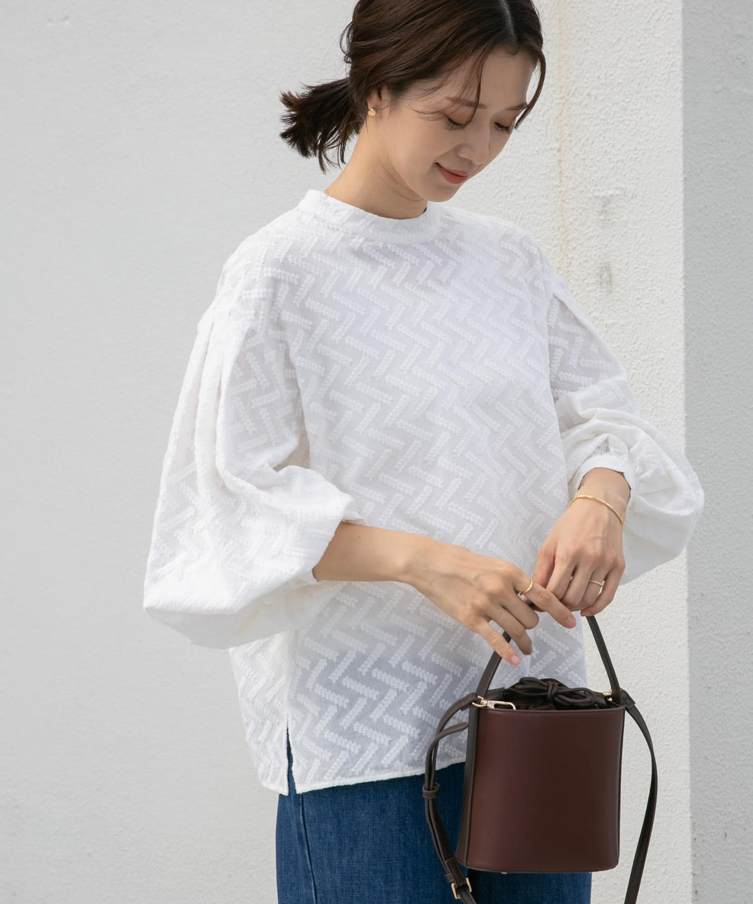 コットン刺繍ボリュームスリーブブラウス[DR36-23U104]｜URBAN