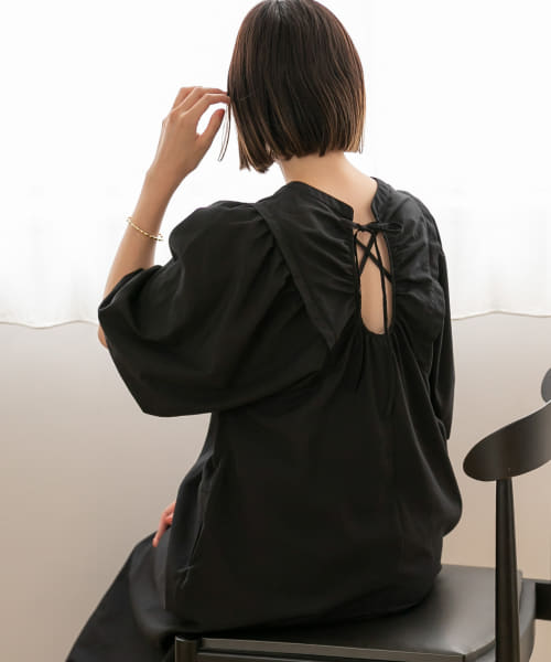 『UR TECH』バックオープンワンピース