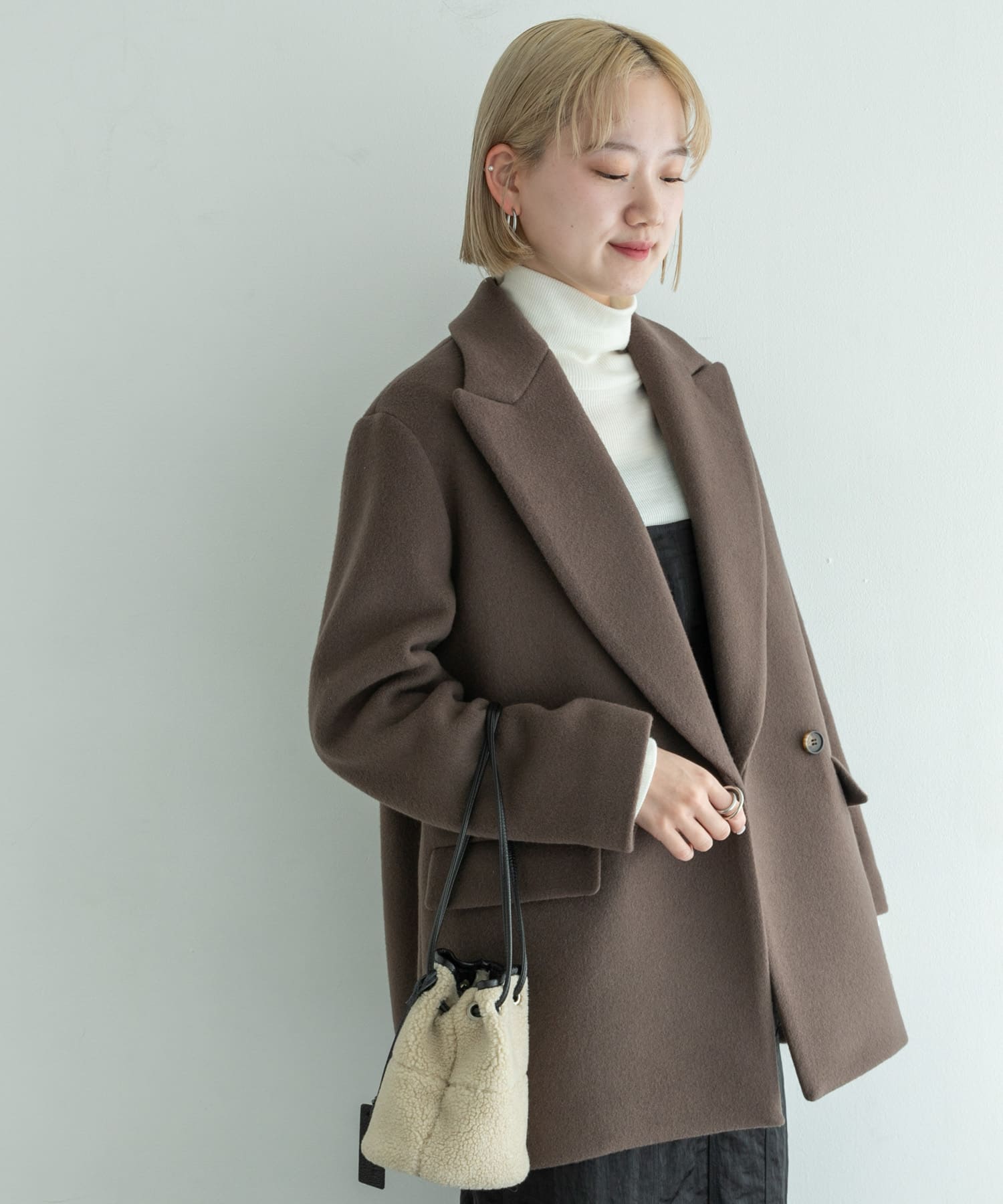 Audrey and John Wad ピークドショートコート[AJ-H9212-ML24nc]｜URBAN