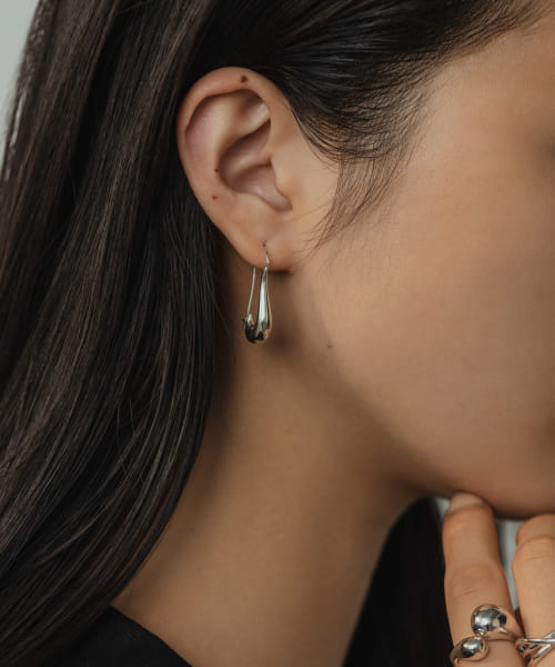 SMELLY so’　plump hook pierce