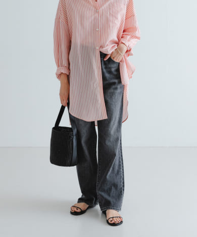 new basic　ストレートフィットデニムパンツ