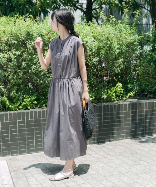 ノースリーブタックギャザーワンピース