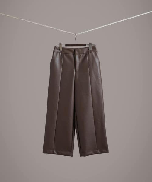 Lirica　eco leather pants