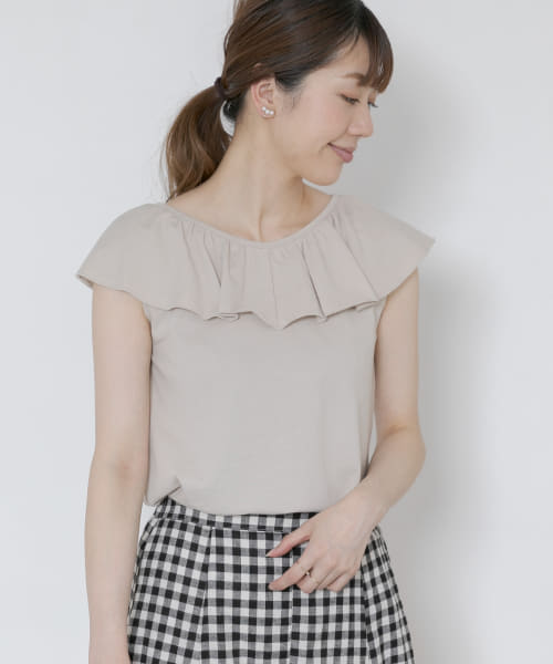 フリルTシャツ
