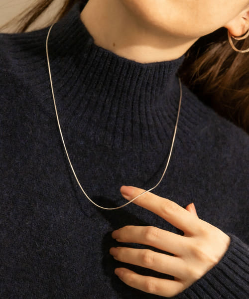 SMELLY so’　snake chain long necklace