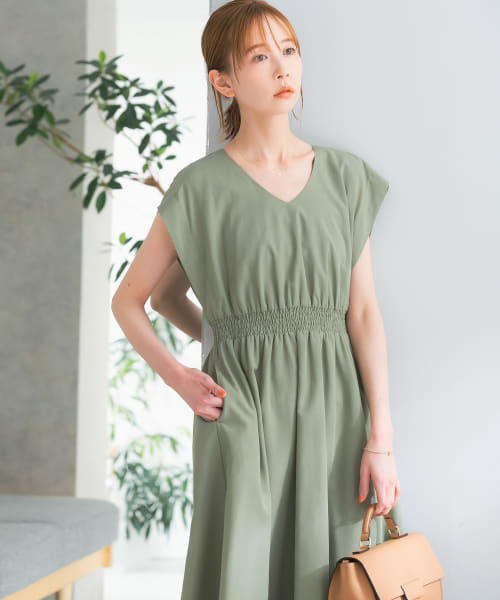 『UR TECH Smart Linen Touch』シャーリングギャザーワンピース
