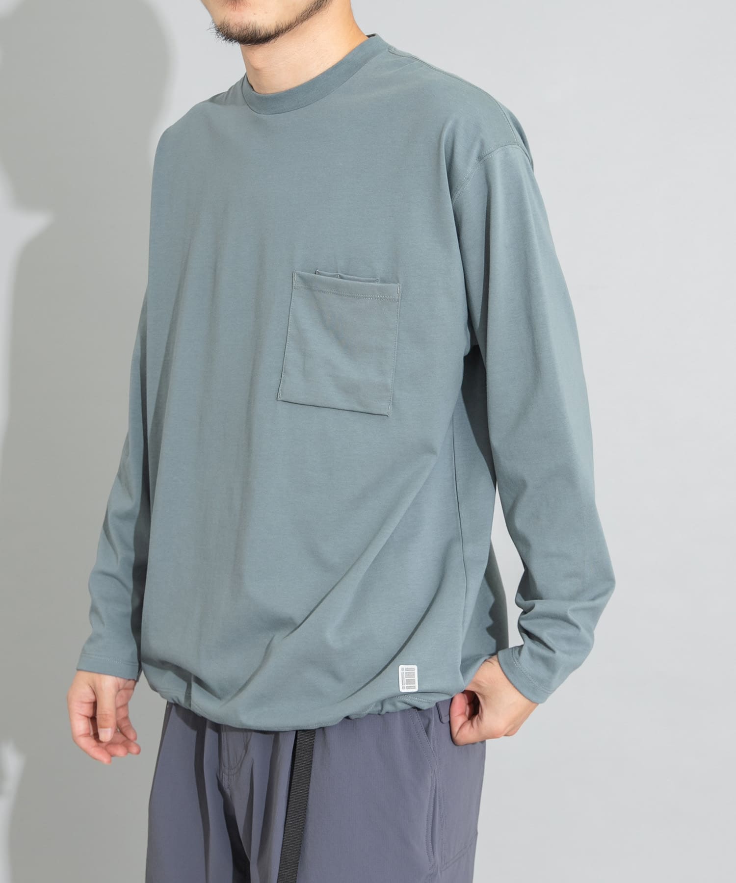 エンブロイダリーワッペンロングスリーブTシャツ[FE34-11S045]｜URBAN