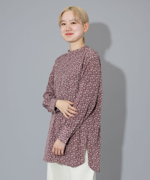 Audrey and John Wad　BandCollar Back Slit Blouse