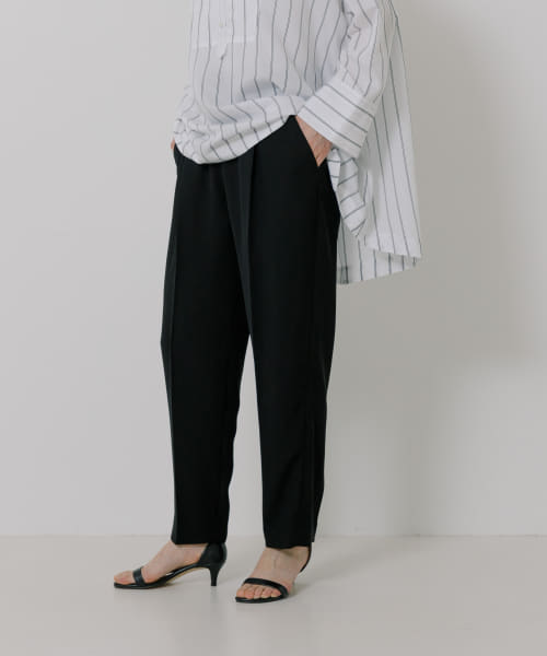 [URBAN RESEARCH][ライトサテンドロストテーパードパンツ]