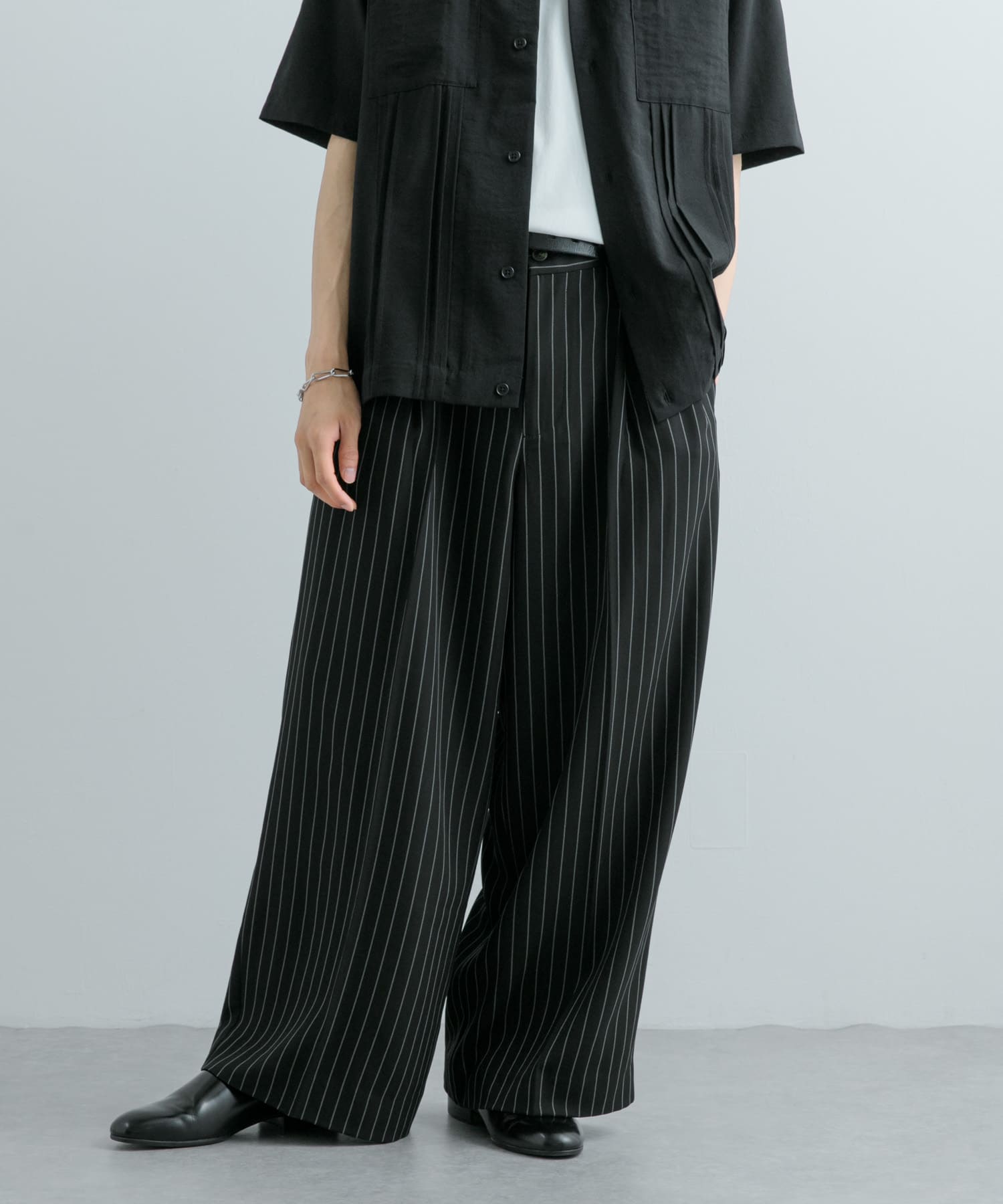 Two tuck wide straight stripe slacks / ２タックワイドストレートストライプスラックス