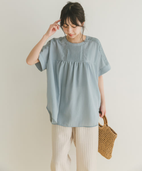 ピンタックレースブラウス