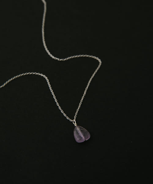 SMELLY so’　amethyst slide necklace