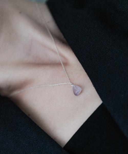 SMELLY so’　amethyst slide necklace
