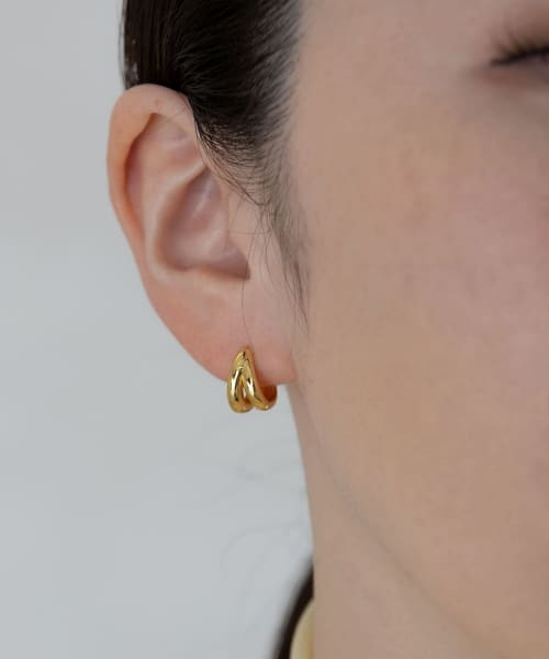 SMELLY so'　twin line pierce