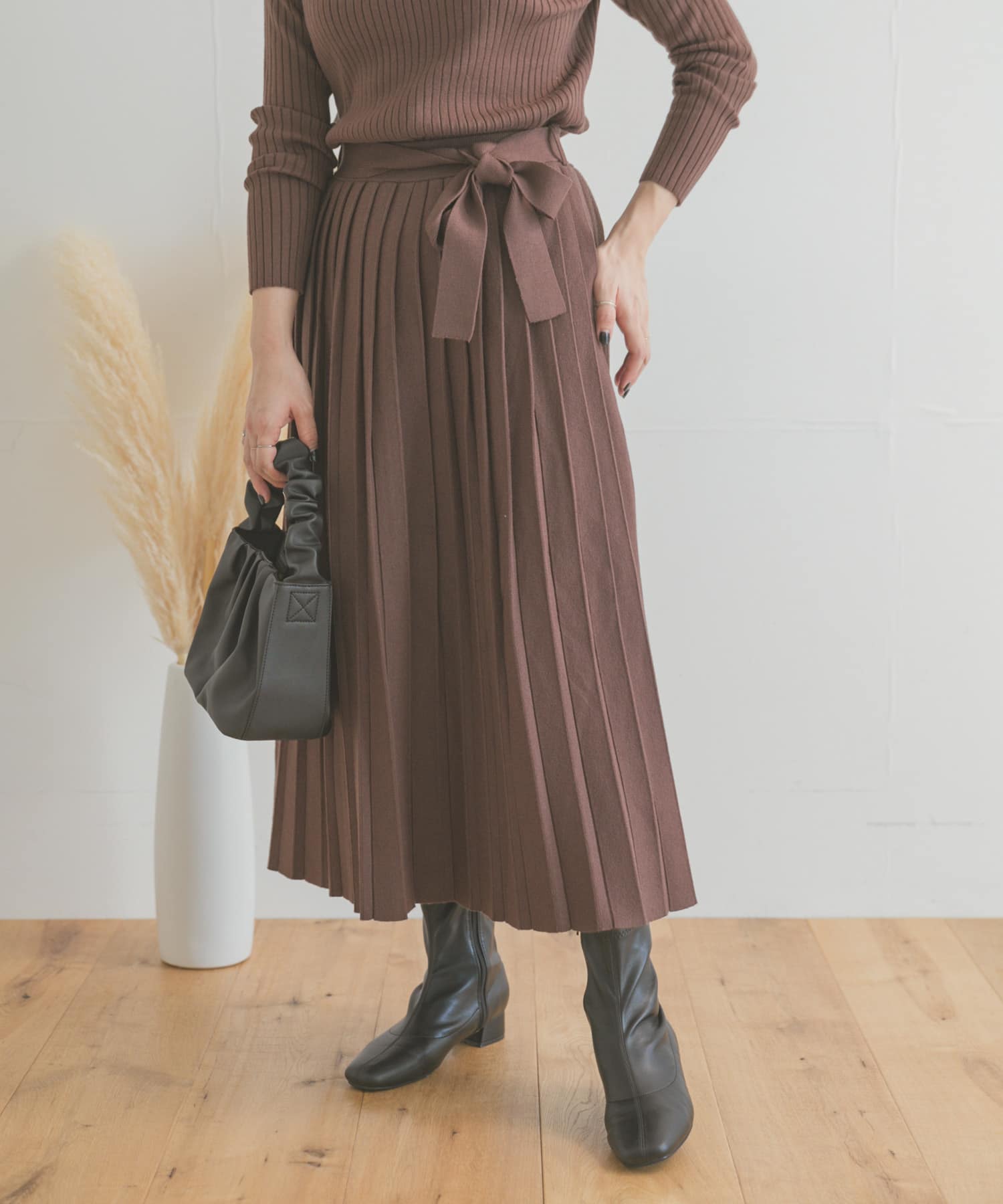 Pleated Knit Skirt