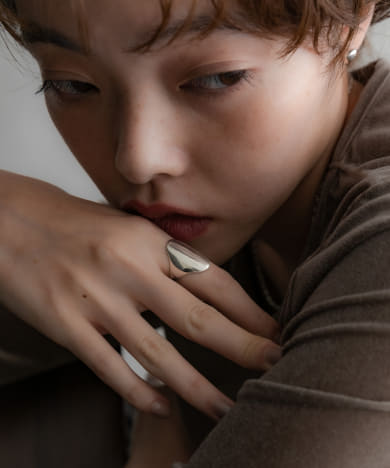 SMELLY so’　platy curve ring