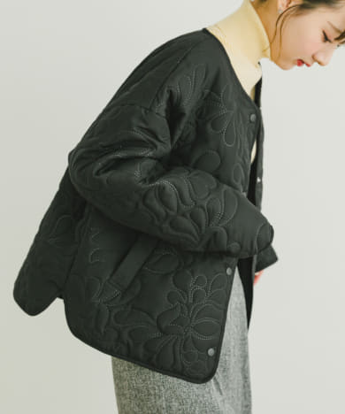 ノーカラー刺繍ブルゾン