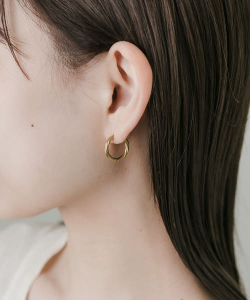 ステンレスツイストフープピアス