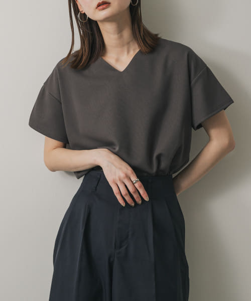 ミラノリブVネックTシャツ