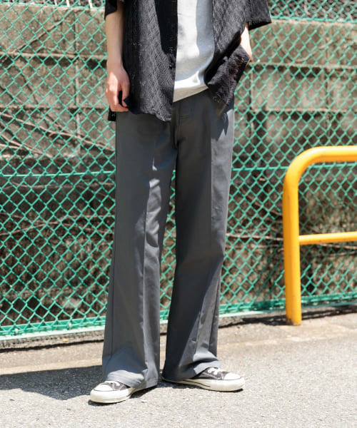 センタープレスフレアードトラウザー