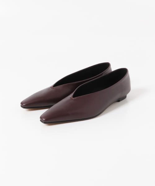 quartierglam　CHISEL TOE V CUT PUMPS