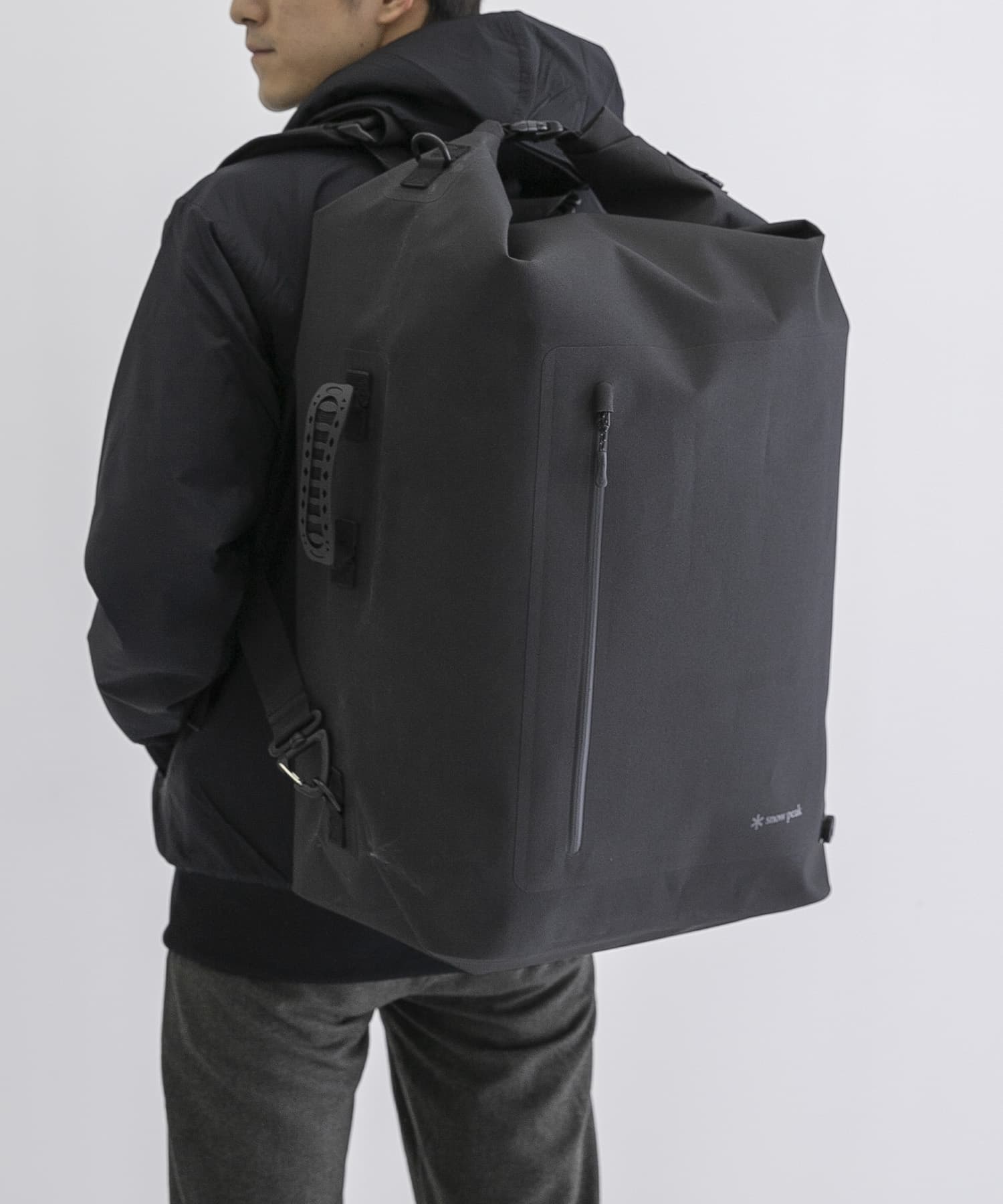 メーカー直送　（受注生産）アクリル水槽２面ブラック（底・背面）寸法２００×６０×６０ｃｍ　板厚１５×１５×１３ｍｍ　同梱不可　別途送料