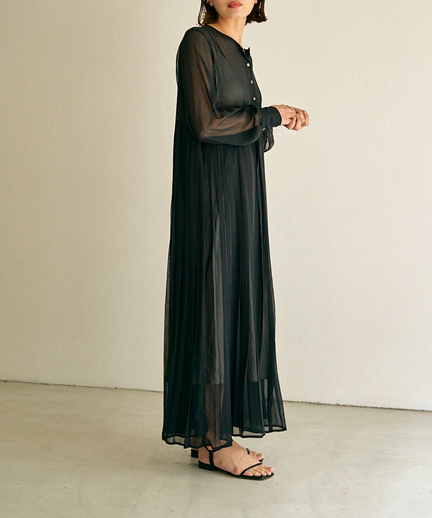 OUTERSUNSET pleated one piece[1216011-RL24]｜URBAN RESEARCH公式