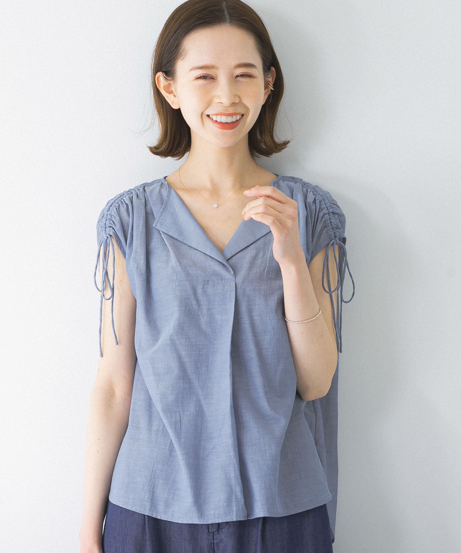 URBAN RESEARCH ショルダーシャーリングブラウス