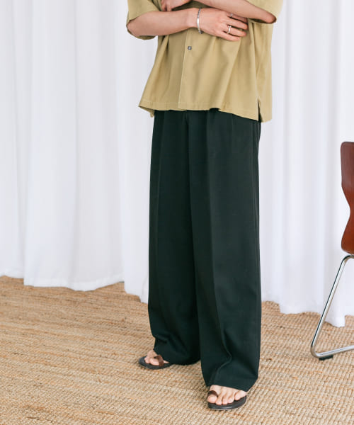 Couleur Meler なかじ　シワにならないフレアスラックス