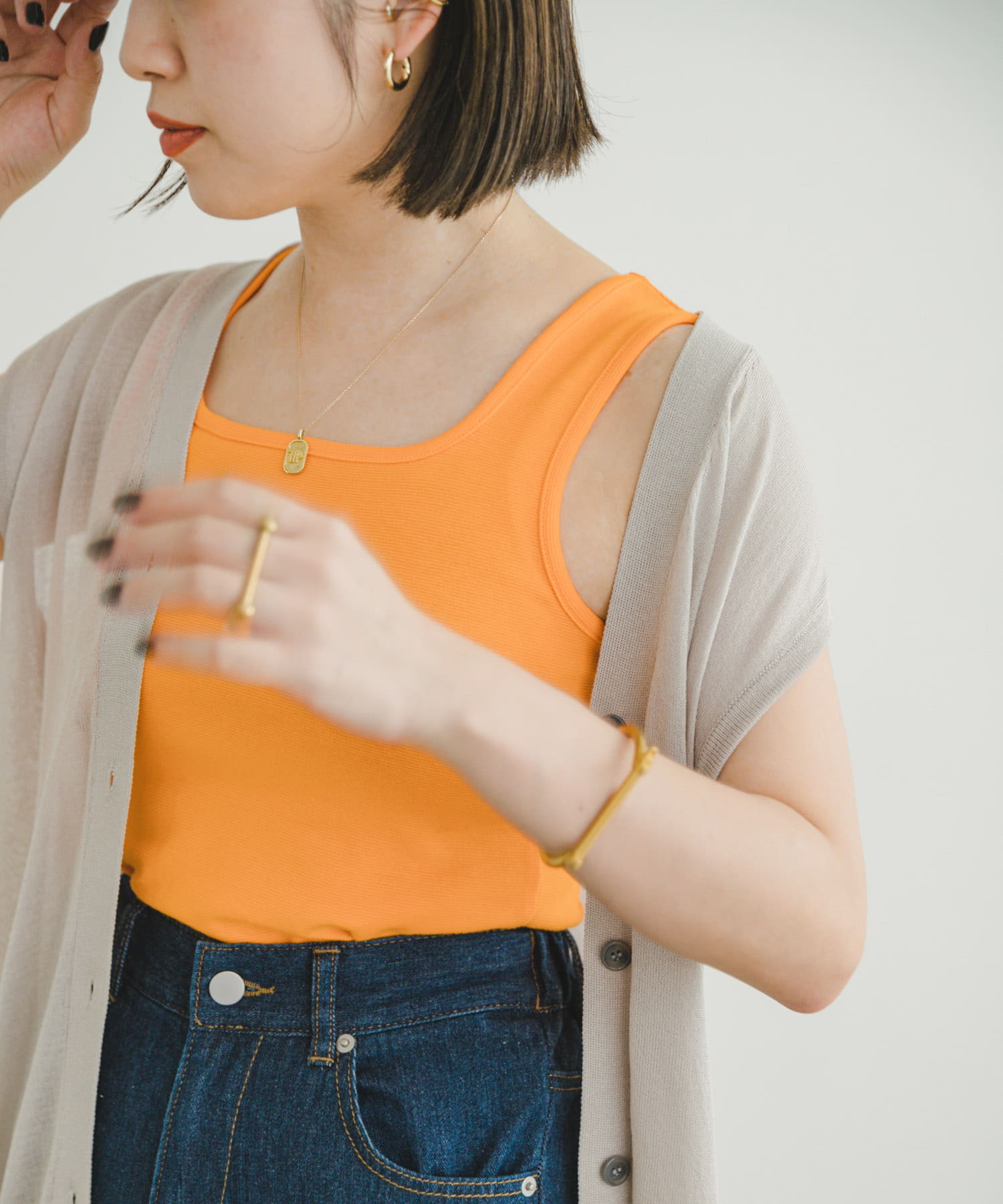 リップルスクエアネックタンクトップ[IT35-21B014]｜URBAN RESEARCH