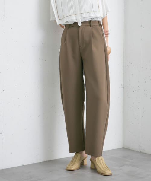 コクーンシルエットパンツ