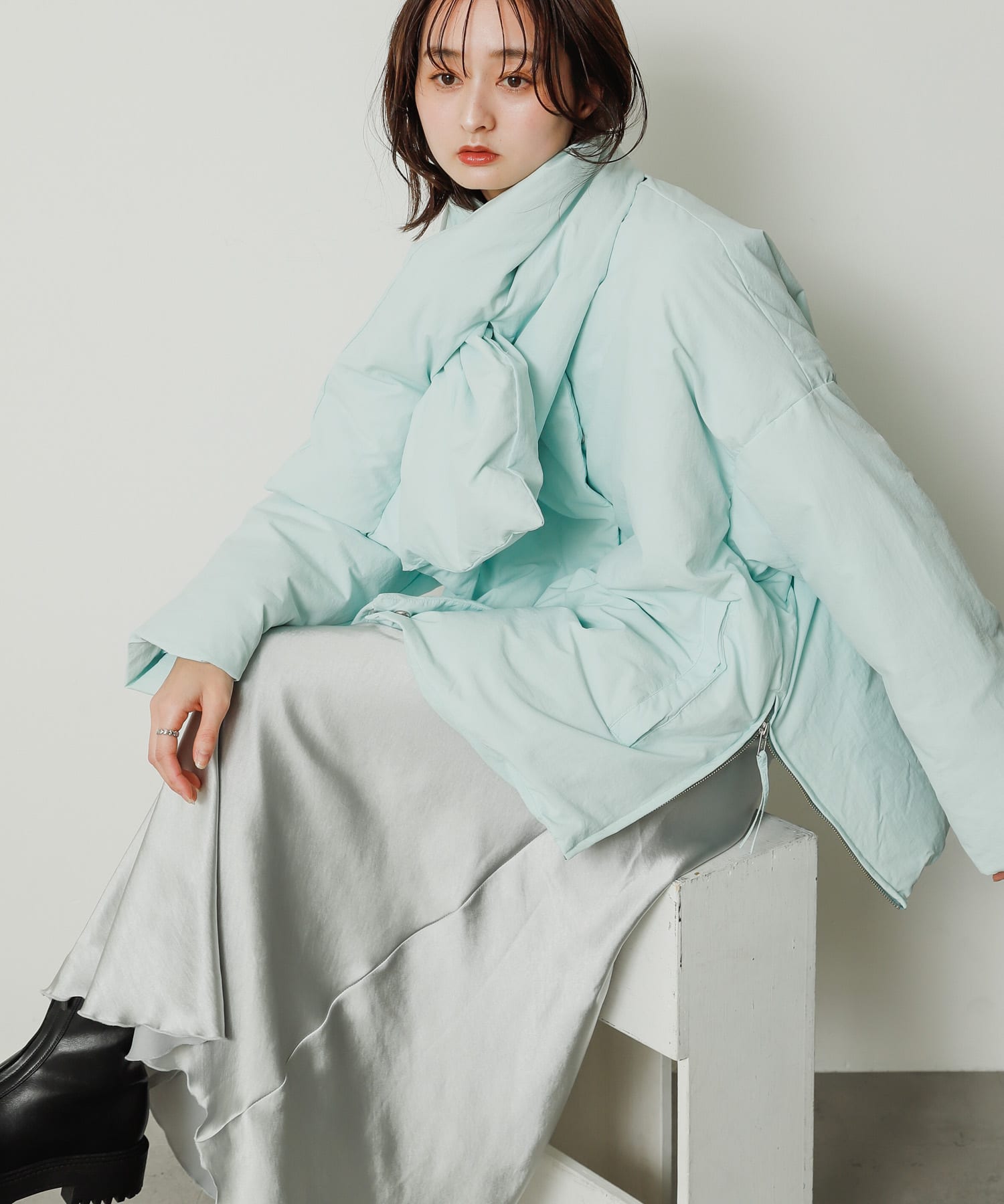 魅力の マフラー付シームレスダウン[AA37-27B101]｜URBAN RESEARCH公式 ジャケット・アウター