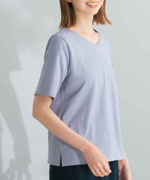 コンパクトVネックTシャツ