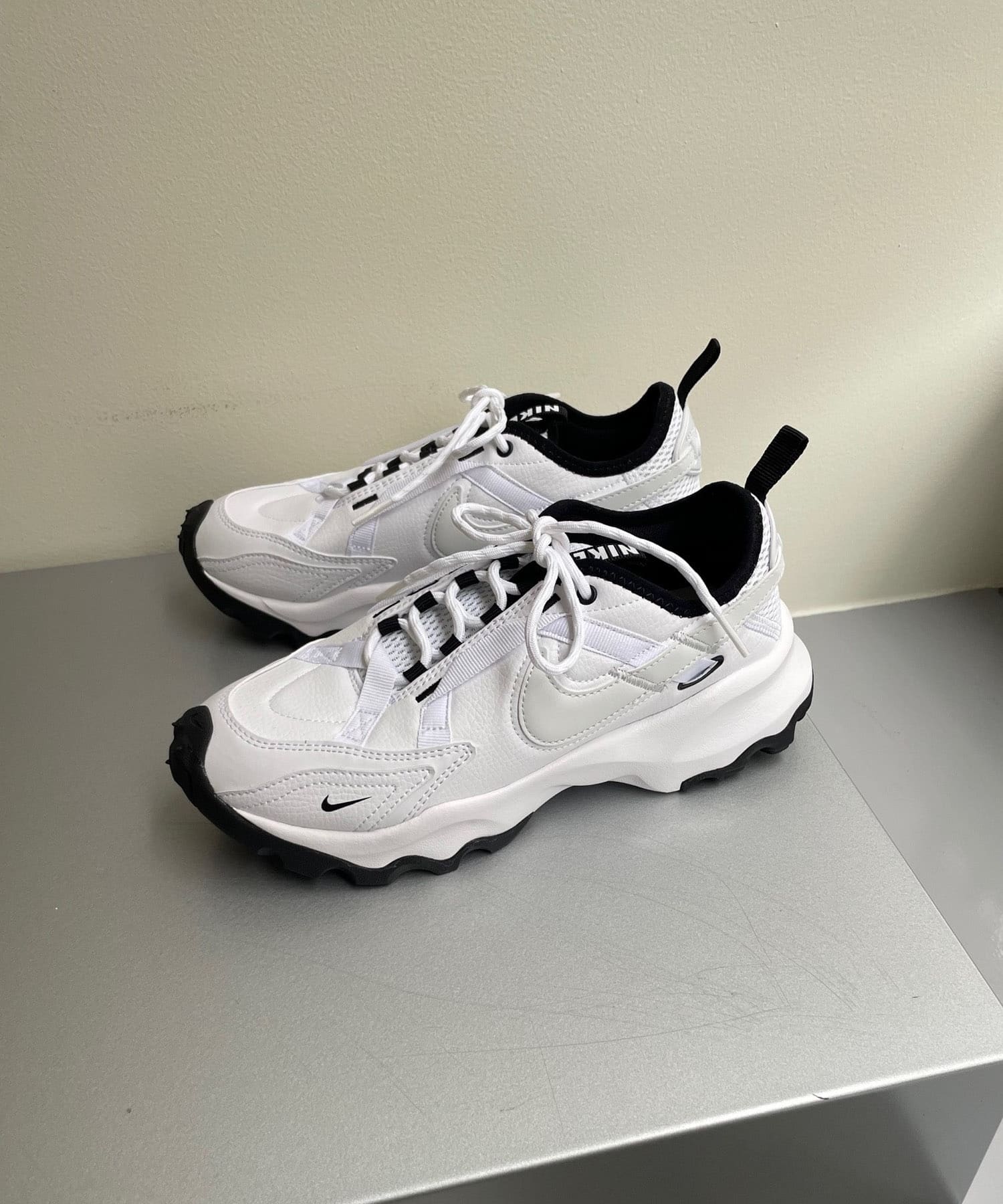 NIKE スニーカー NIKE TC7900 レディース : ZOZOTOWN Yahoo!店