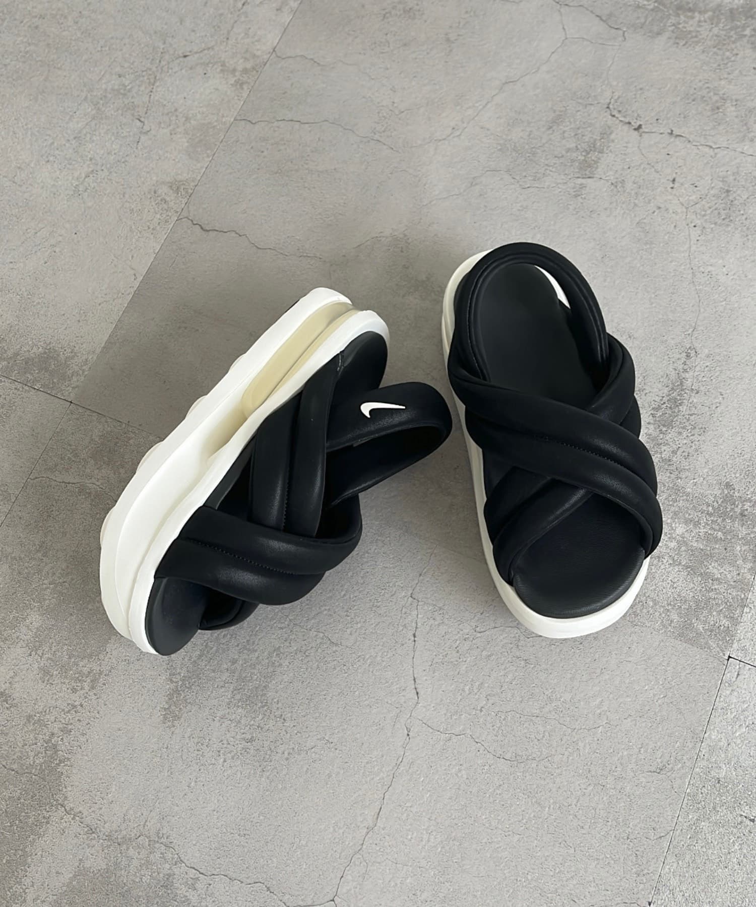【在庫あり】 4月末削除】NIKEエアマックスココ23センチ ブラック（【楽天市場 靴