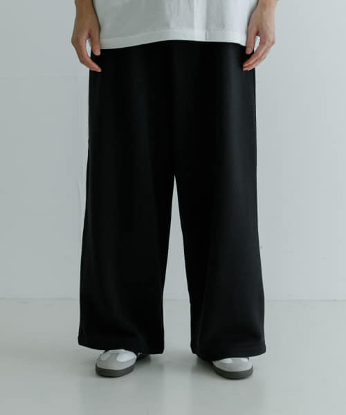 REVERBERATE　SWEAT TRACK PANTS