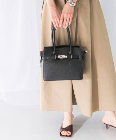 AULENTTI　ベルト付きBAG