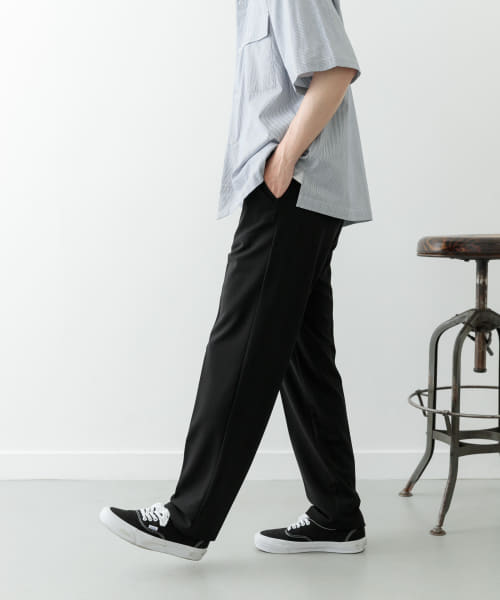 1-tuck スリムフィットスラックス