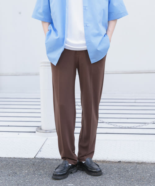 1-tuck スリムフィットスラックス