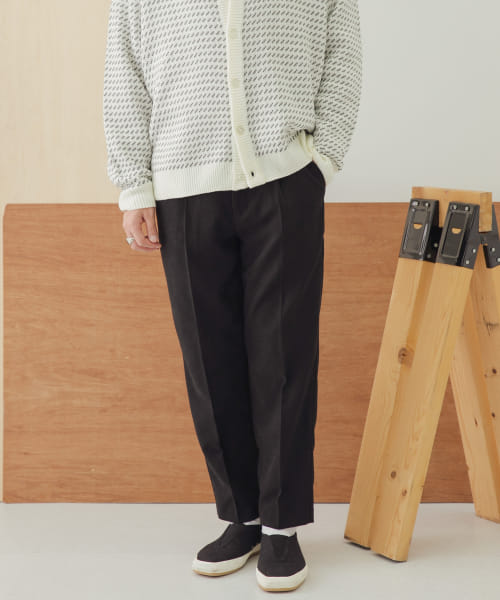パウダースエード センタープレスパンツ