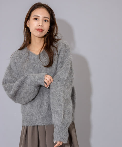 MANON　MOHAIR VNECK KNIT