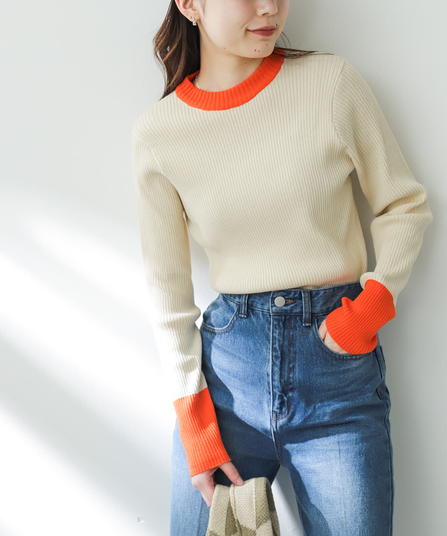 堀田真由さん着用』バイカラーコンパクトセーター[AA34-22A009]｜URBAN